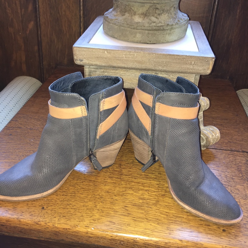 Dolce Vita booties